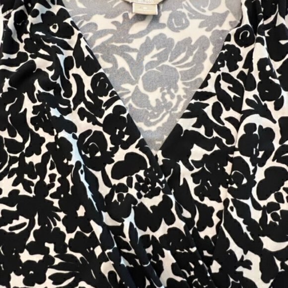 Michael‎ by Michael Kors Women’s S Black Ivory Floral Sleeveless Top Draped Wrap - Picture 8 of 9